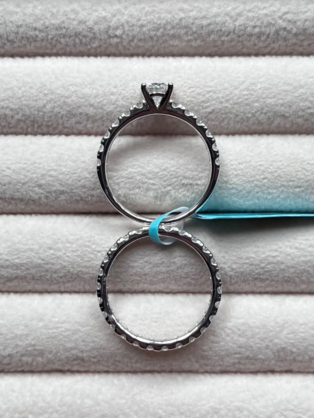 R122 | Round-Cut Moissanite Ring Set